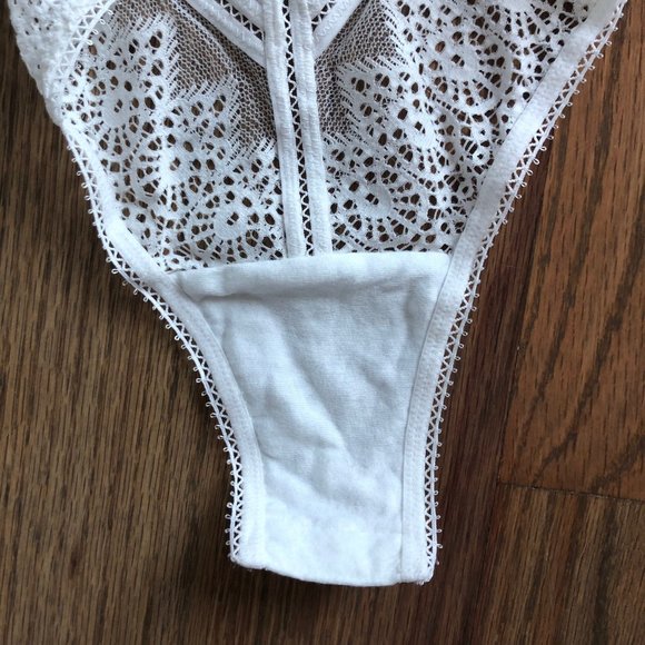 Calvin Klein White Lace body suit - Picture 4 of 4